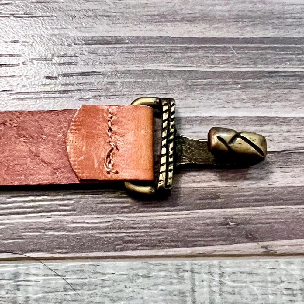 Chicos Italian Leather Brass Tone Waist Belt Size S/M Adjustable Hook Gemstones